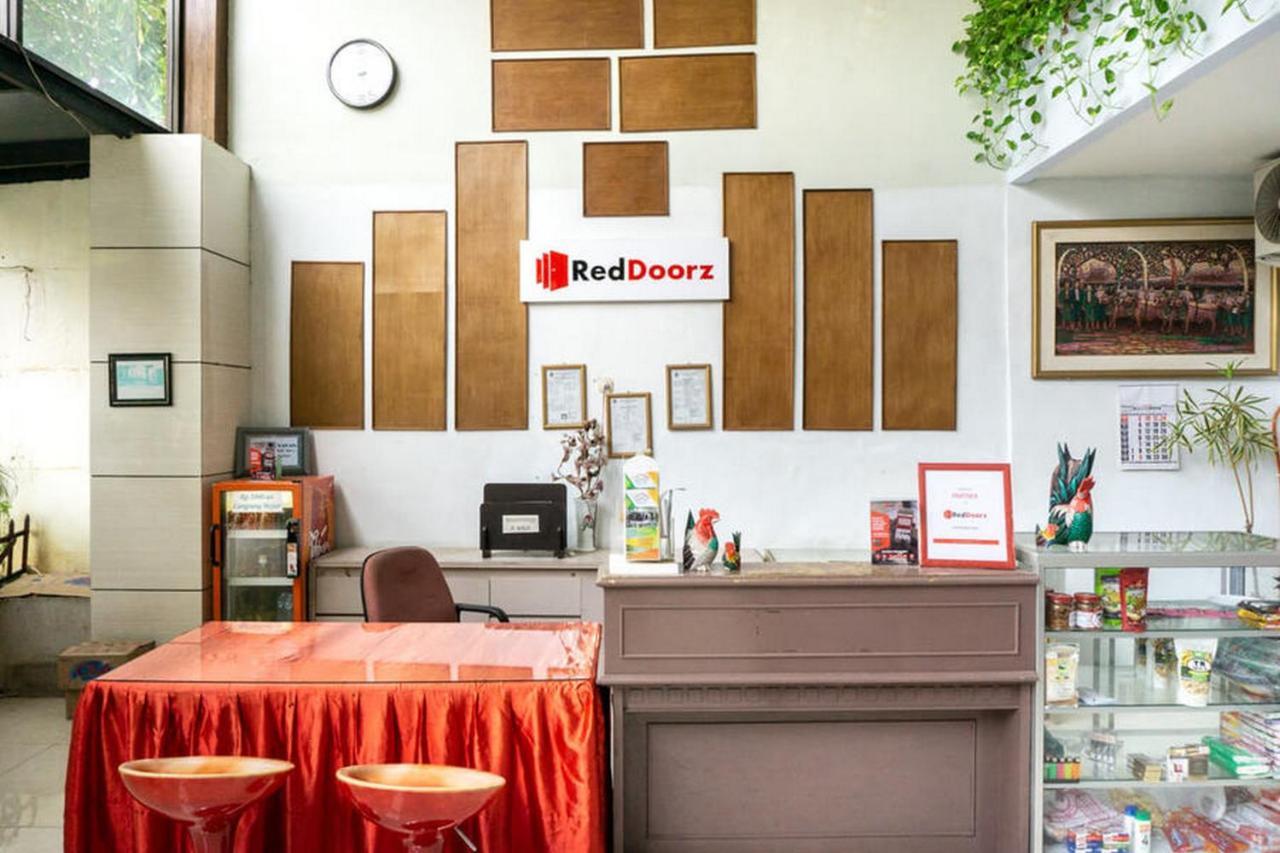 Reddoorz @ Hotel Surabaya Sumenep المظهر الخارجي الصورة